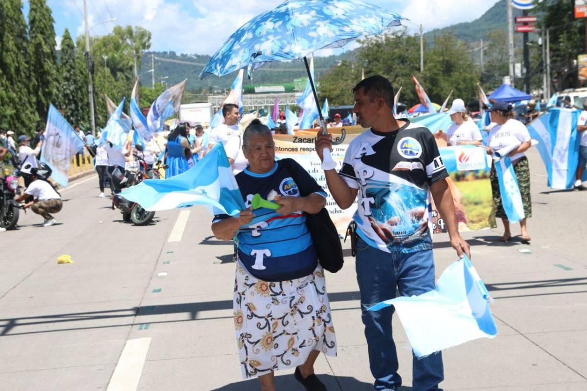 Las mejores fotos de la caminata de oración de los cristianos en Honduras