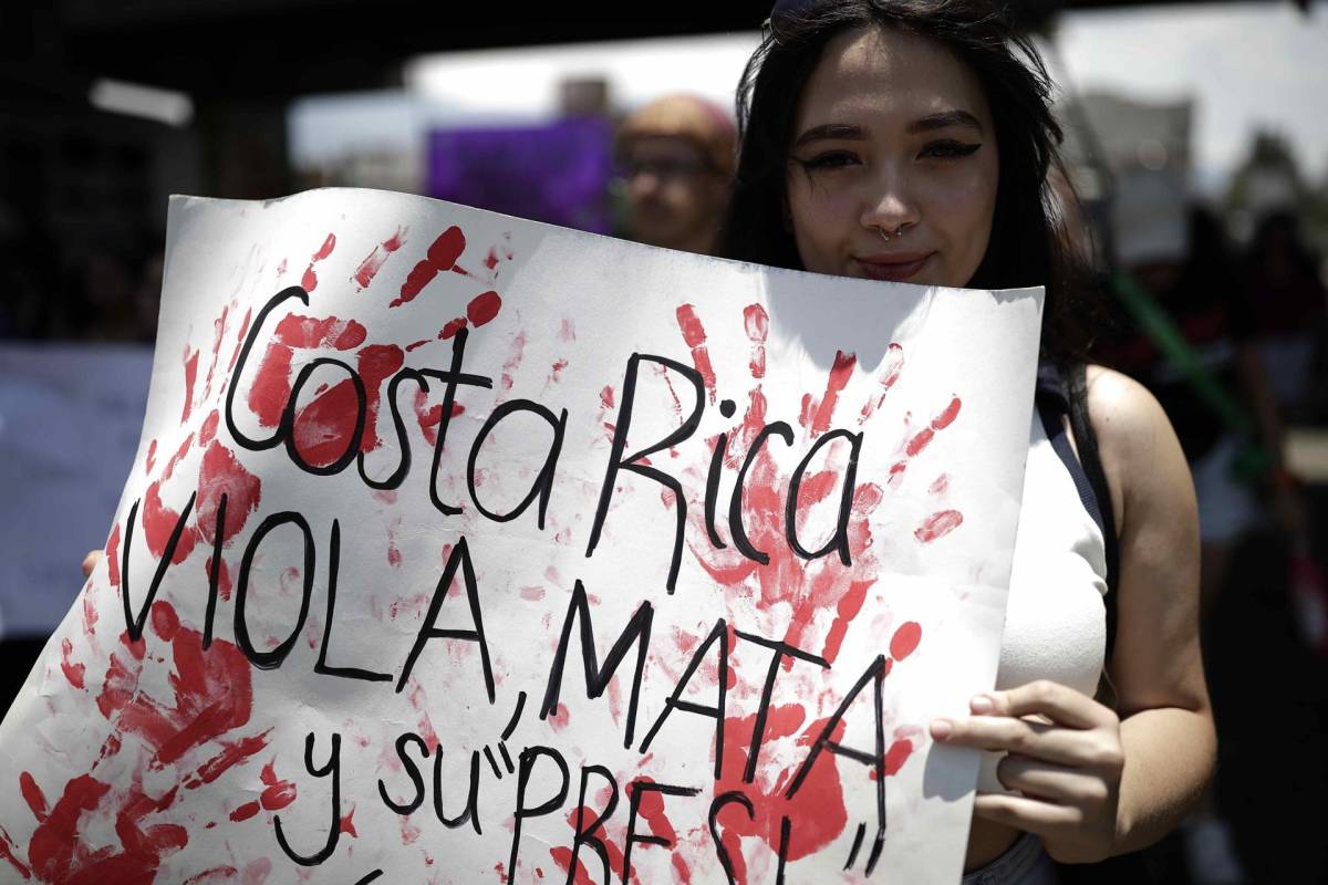 Piden declarar emergencia por violencia a mujeres en Costa Rica