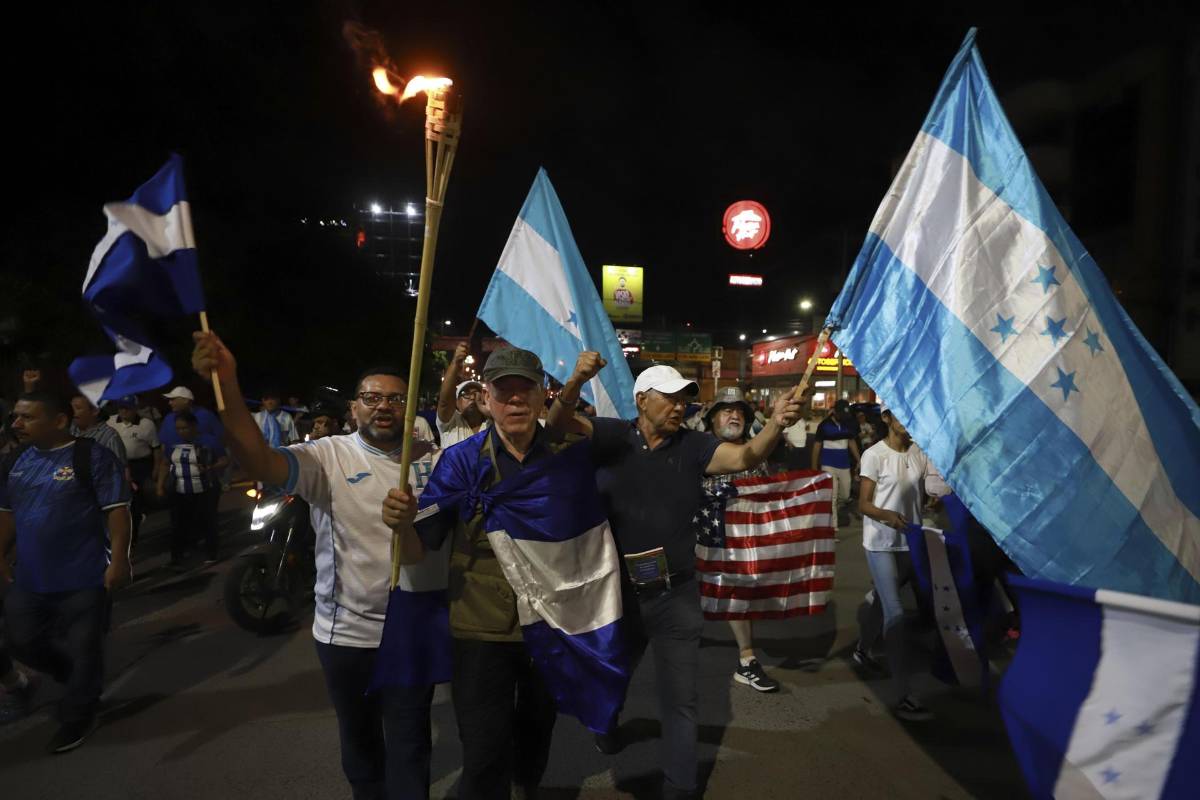 Piden renuncia de Xiomara Castro y restituir tratado de extradición con EEUU