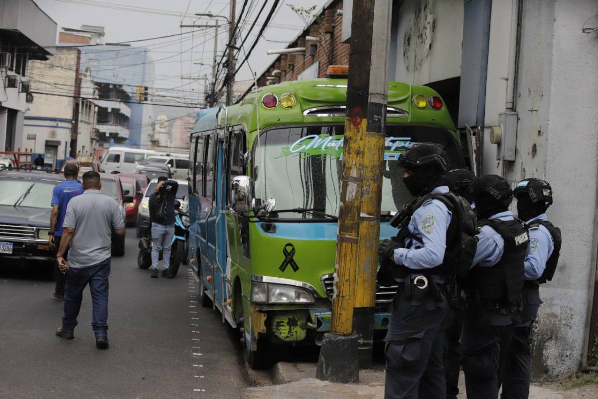 La agonía de Juan Carlos: chocó su bus, imploró ayuda y murió en una camilla