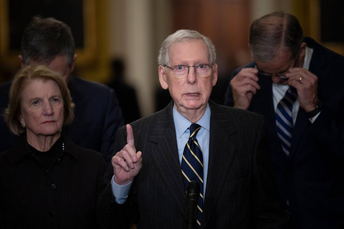 Mitch McConnell dejará cargo de líder de republicanos en el Senado de EEUU