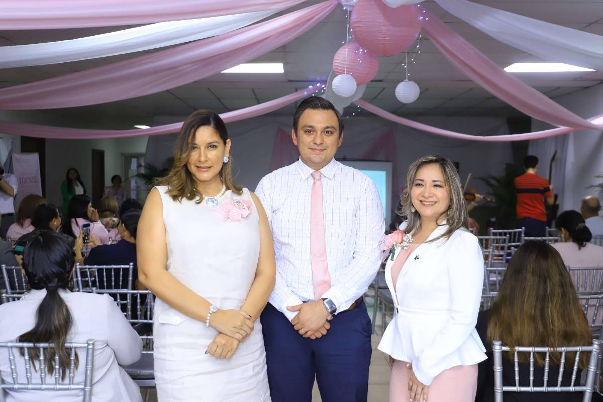 La Liga Contra el Cáncer enciende la flama rosa de la esperanza