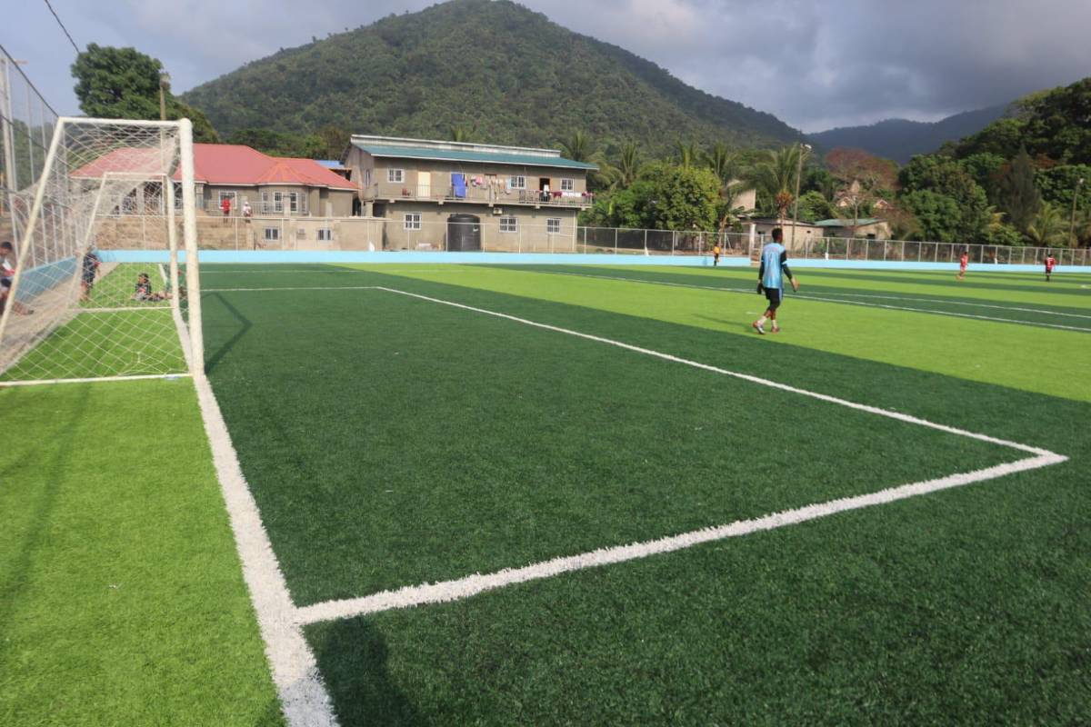 La linda cancha inaugurada en Trujillo, Colón.