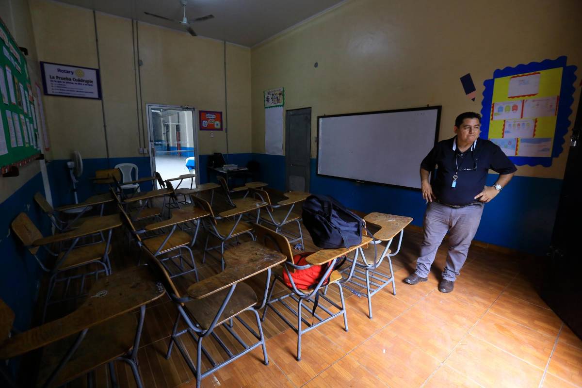 Autoridades educativas descartan cierre de la escuela Ramón Rosa