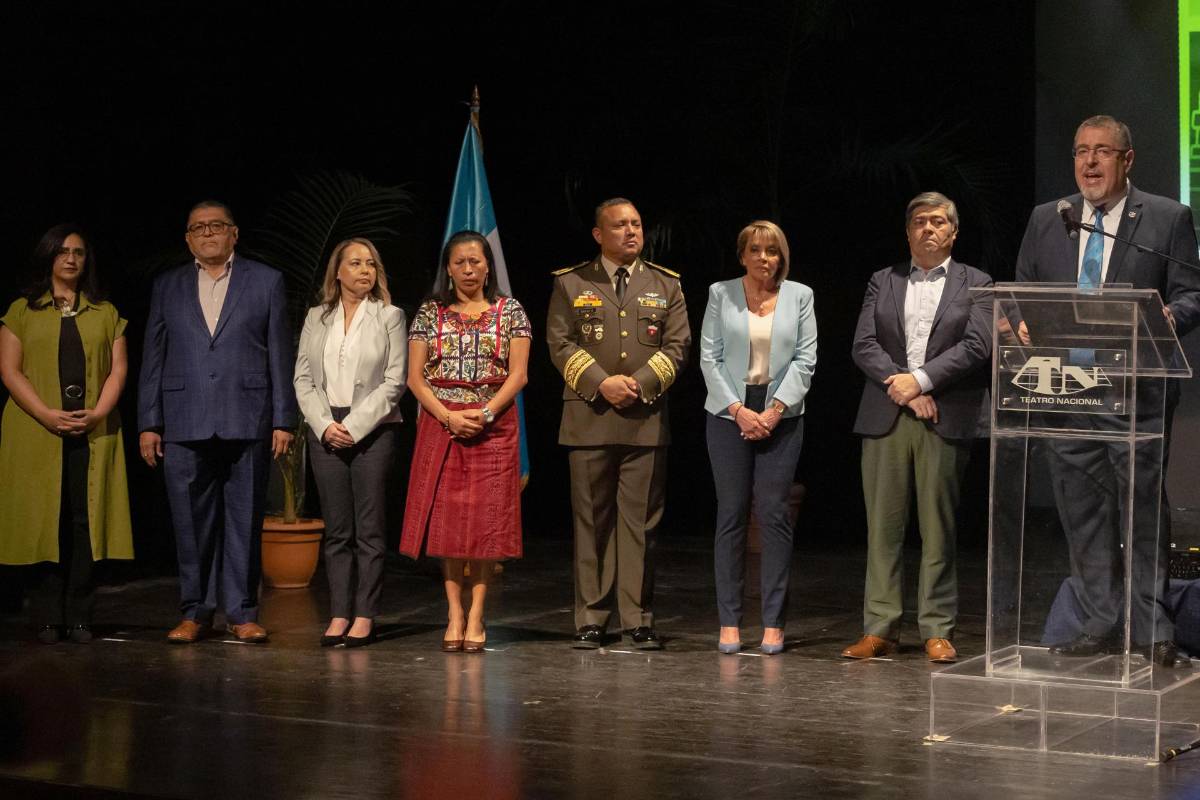 Presidente electo de Guatemala anuncia gabinete con paridad de género