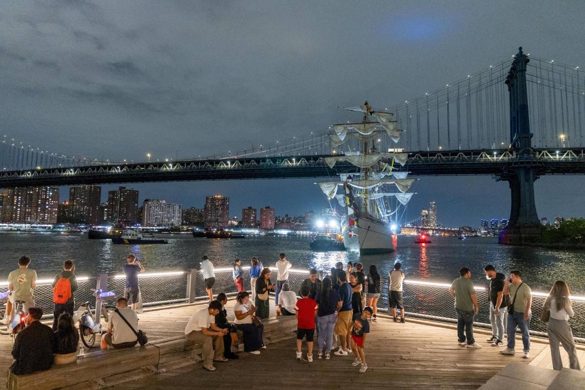 ¿Quiénes son los tripulantes que murieron en choque de buque con el puente de Brooklyn?