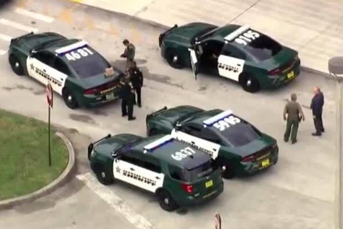 Capturan a padre de menor que llevó arma cargada a la escuela