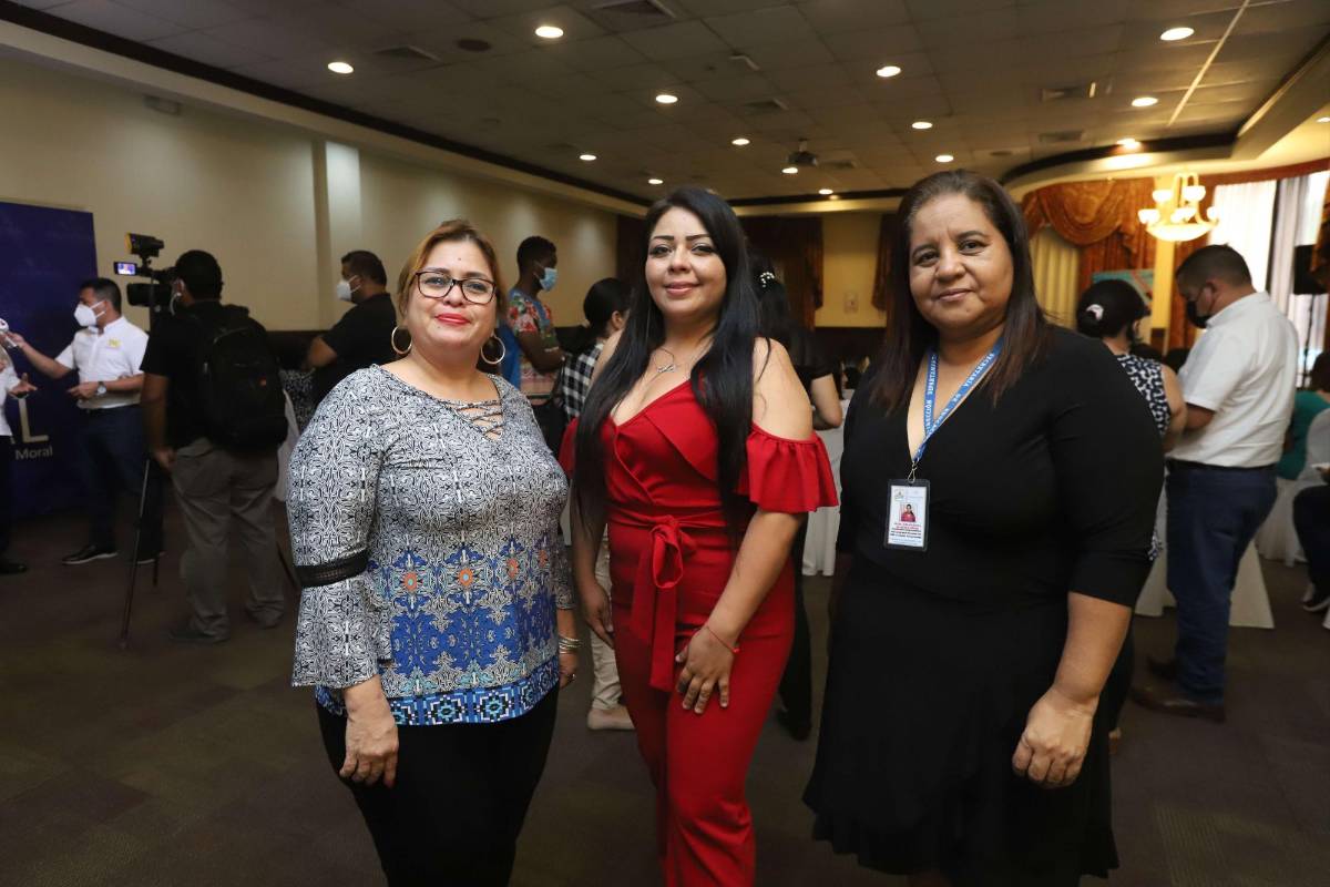 Valmoral firma acuerdo con la Secretaría de Educación