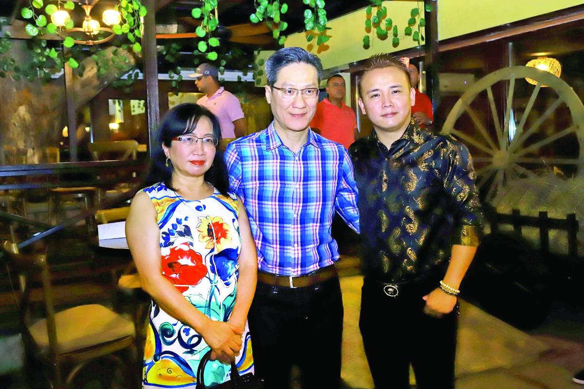 Hacienda Yuro abre sus instalaciones con magno festejo