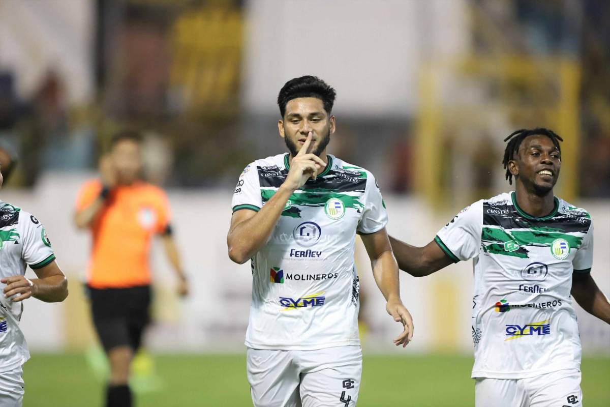 Hermosas chicas, pesadilla del Real España, héroe y caballo en pleno partido