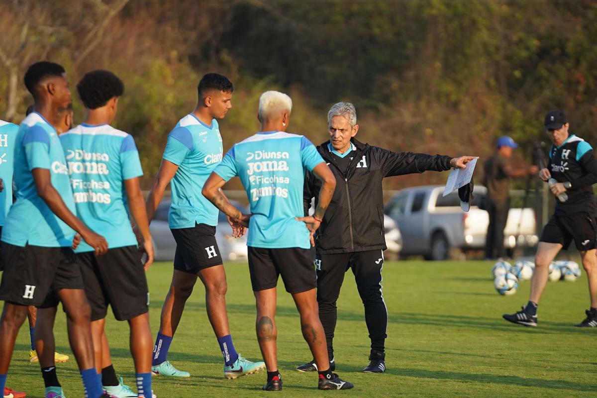 Reinaldo Rueda busca clasificar a Honduras a la Copa América 2024.