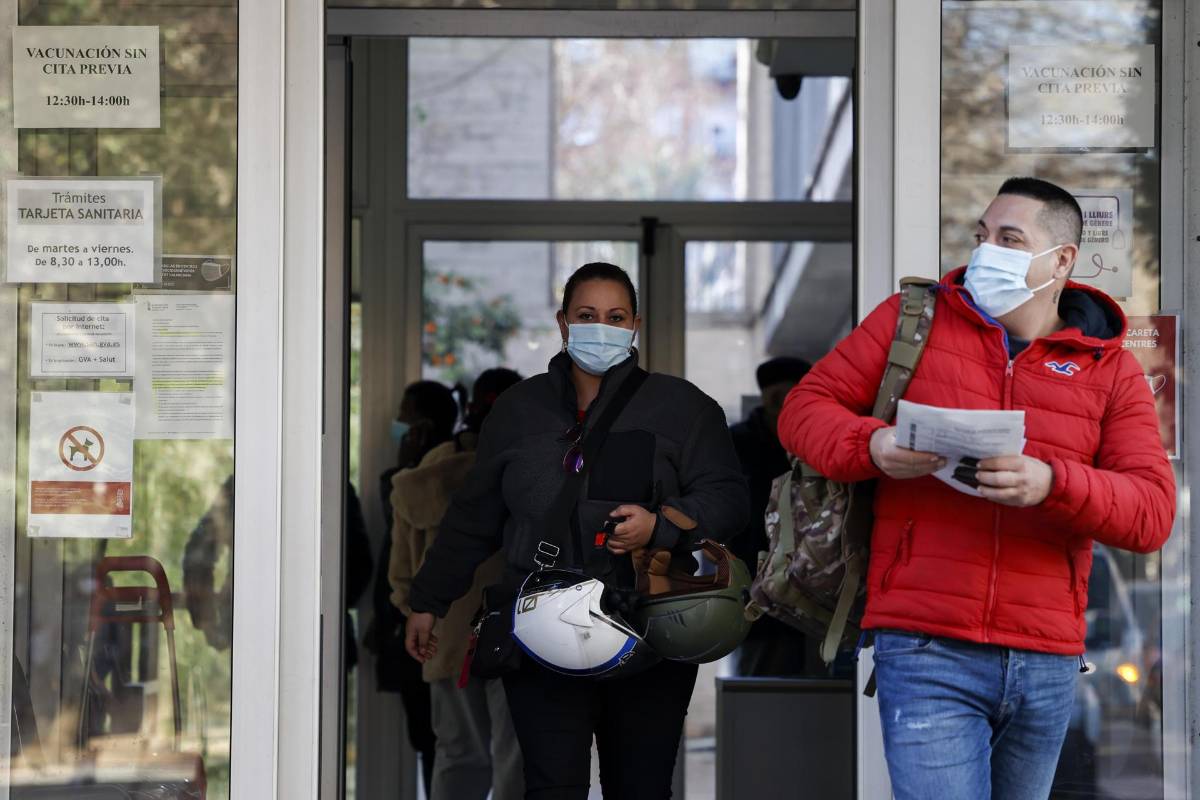 España decreta el uso obligatorio de mascarilla en los hospitales
