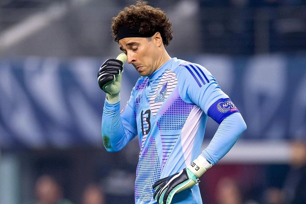 ‘Memo‘ Ochoa es el blanco de las críticas tras el nuevo fracaso de la Selección de México.
