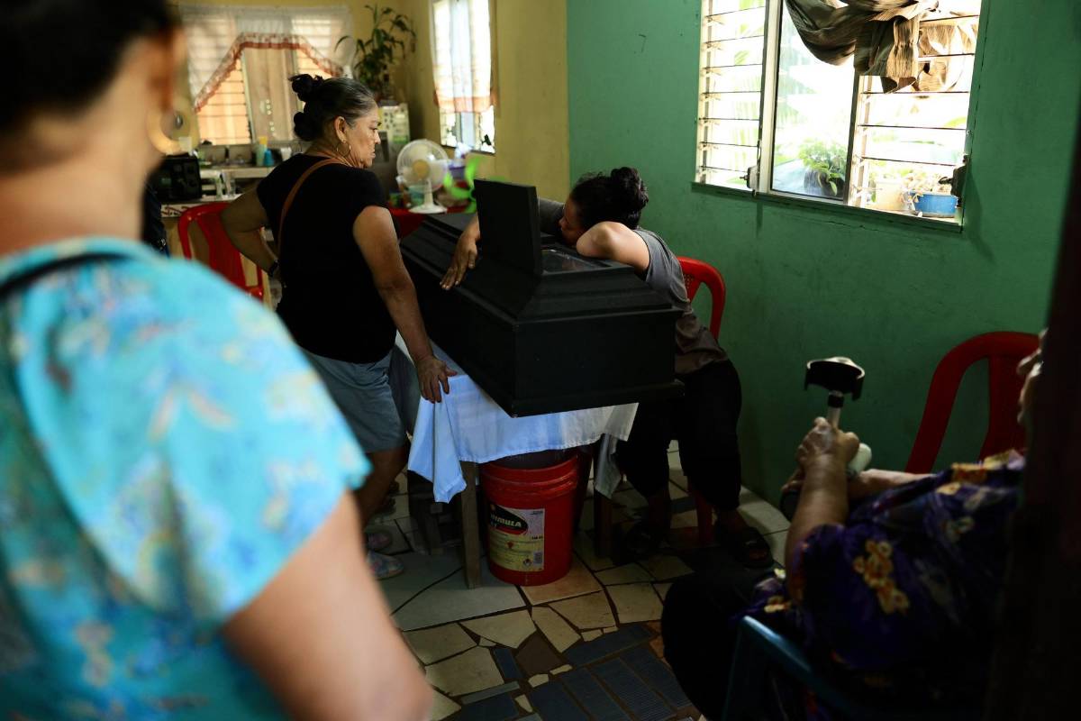 Giro inesperado: Una mujer iba al volante de la camioneta, según testigos del accidente en Omoa