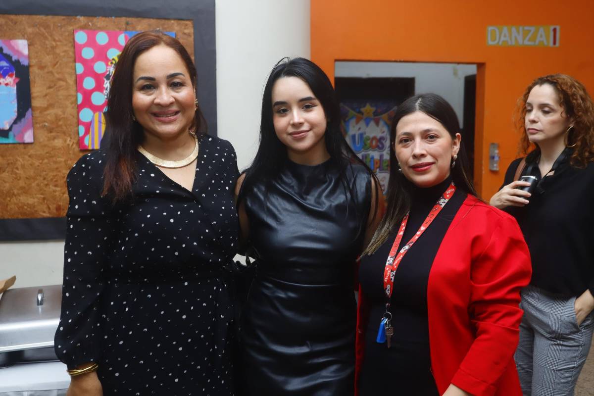 Emotivo homenaje a Moisés Canelo de parte de su esposa y artistas hondureños
