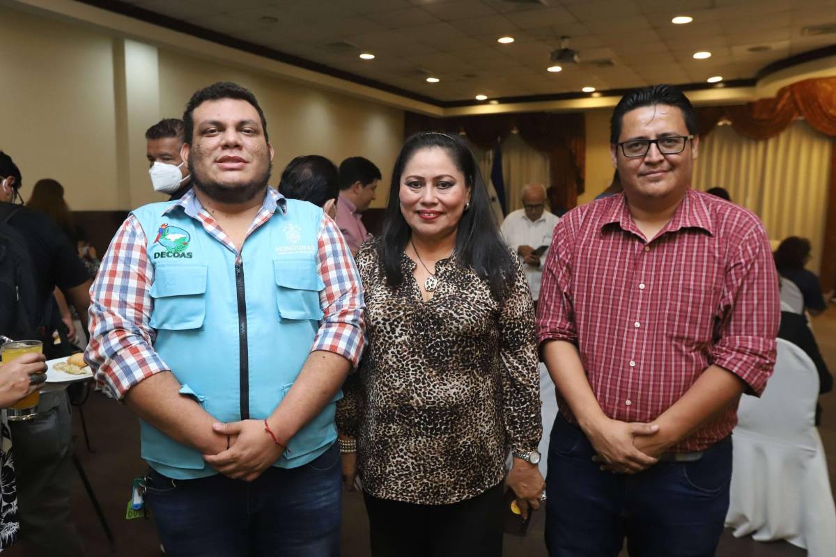 Valmoral firma acuerdo con la Secretaría de Educación