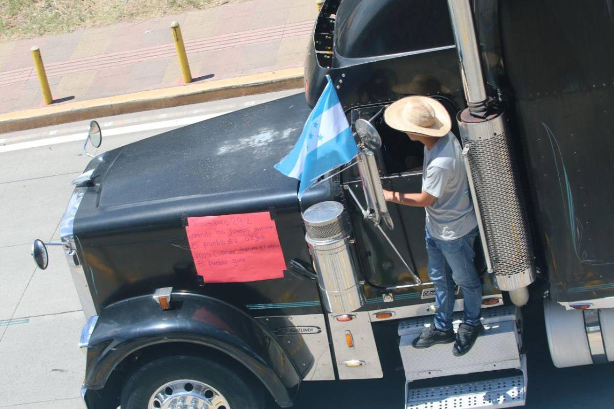 Algarabía y entusiasmo: miles de capitalinos culminan la caminata de oración