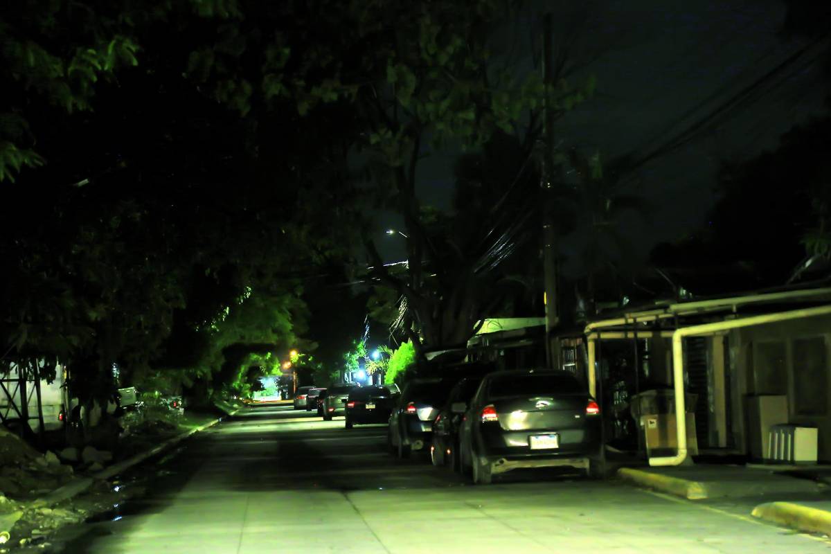 Abonados exigen a la Enee mejoras en servicio eléctrico