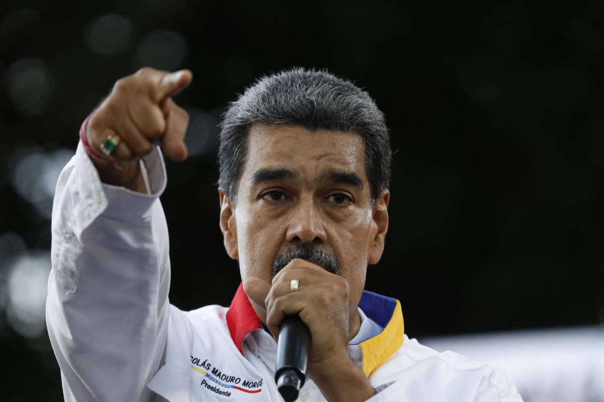 Maduro felicita a militares por “conducta ejemplar” ante protestas tras las elecciones