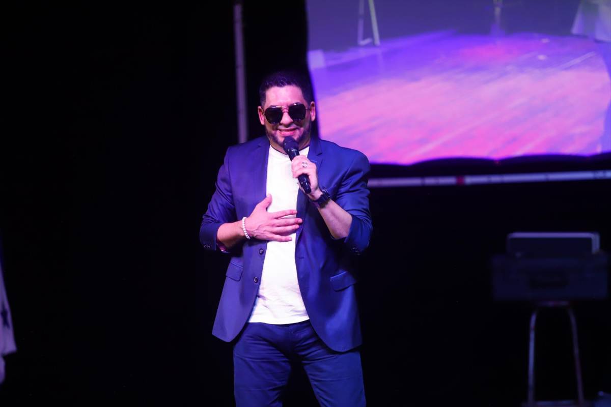 Emotivo homenaje a Moisés Canelo de parte de su esposa y artistas hondureños