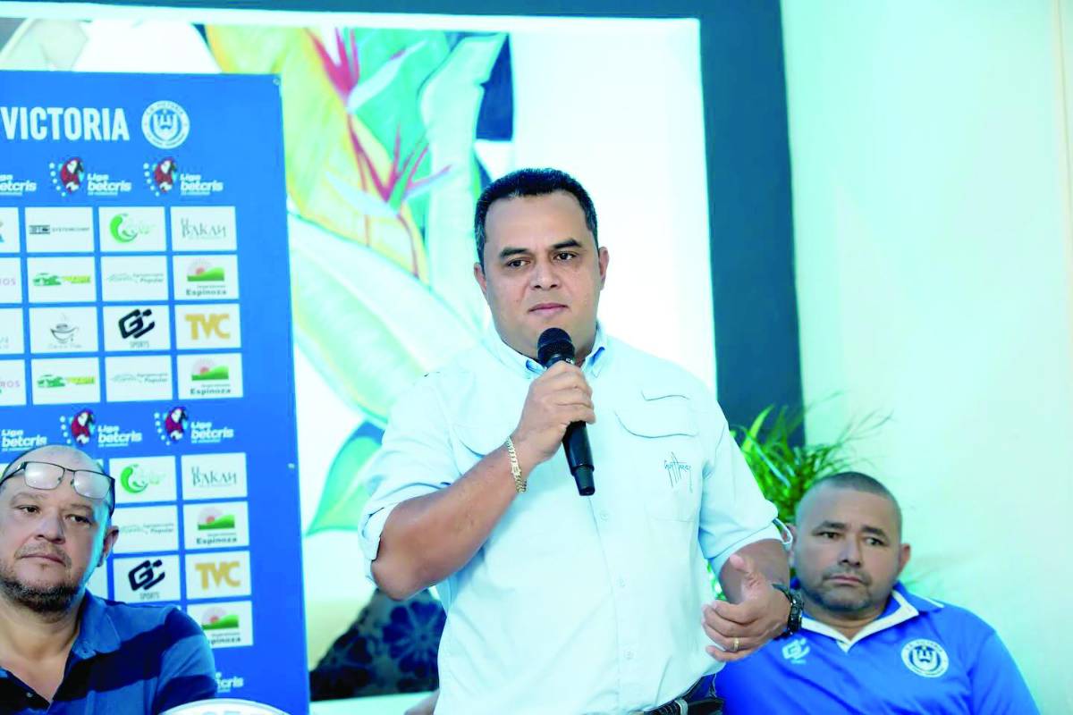 Javier Cruz es el presidente del Victoria.