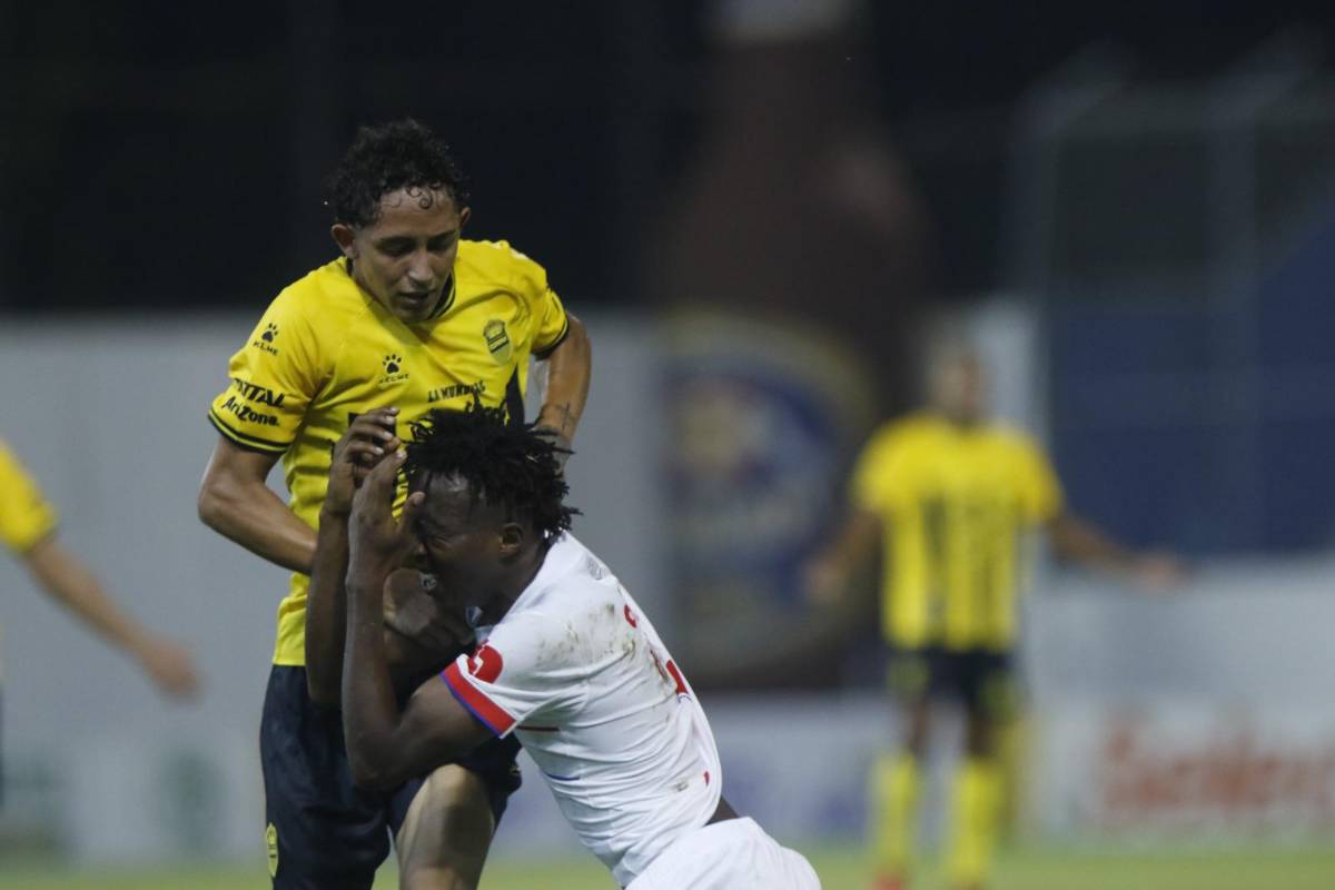 Real España celebra, Olimpia sufre y discusión de compañeros, culpable y desmayo