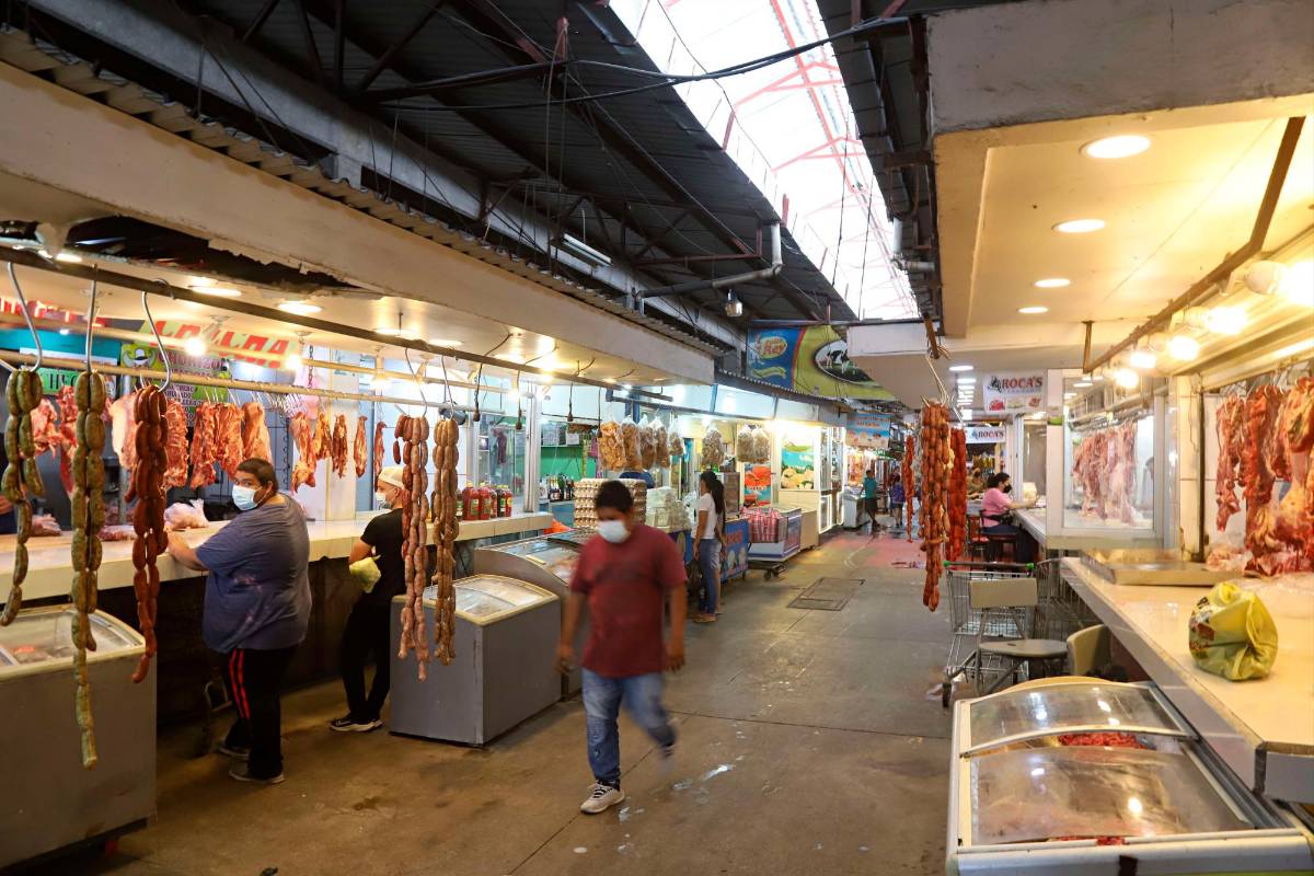 Advierten multas a vendedores que aumenten precios