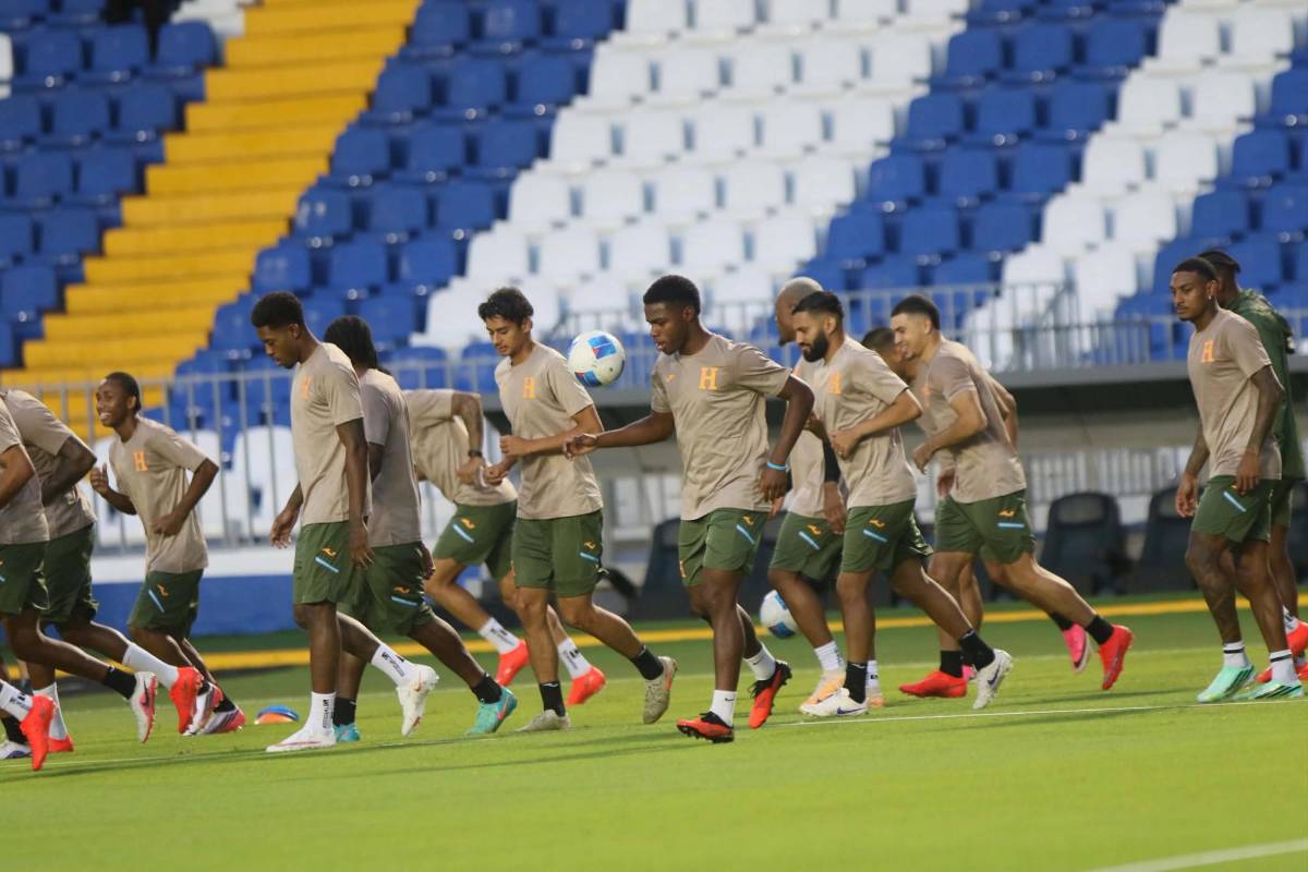 Honduras con visita especial y la triste foto de Edwin en último entrenamiento