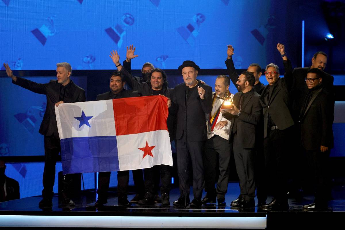 Nacido el 16 de julio de 1948 en Panamá, Blades es figura emblemática en la revolución de la salsa de los años 70 en Nueva York.