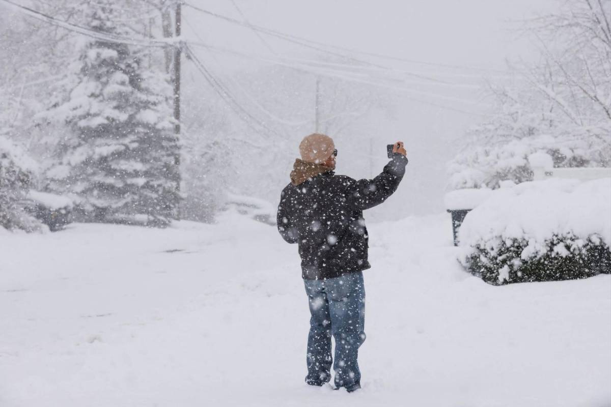 Nueva York pagará hasta $45 por hora por retirar nieve: requisitos y cómo aplicar