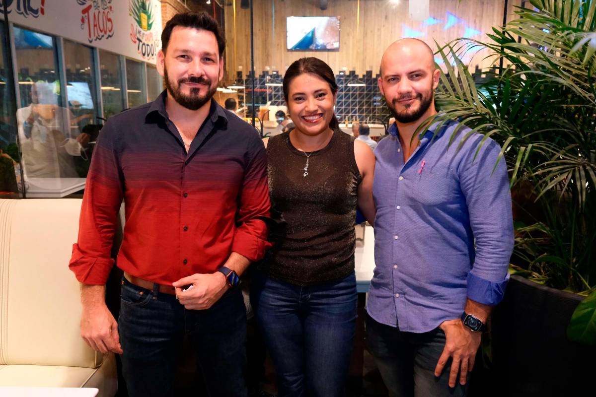 Cóctel por la inauguración  de El Pinche