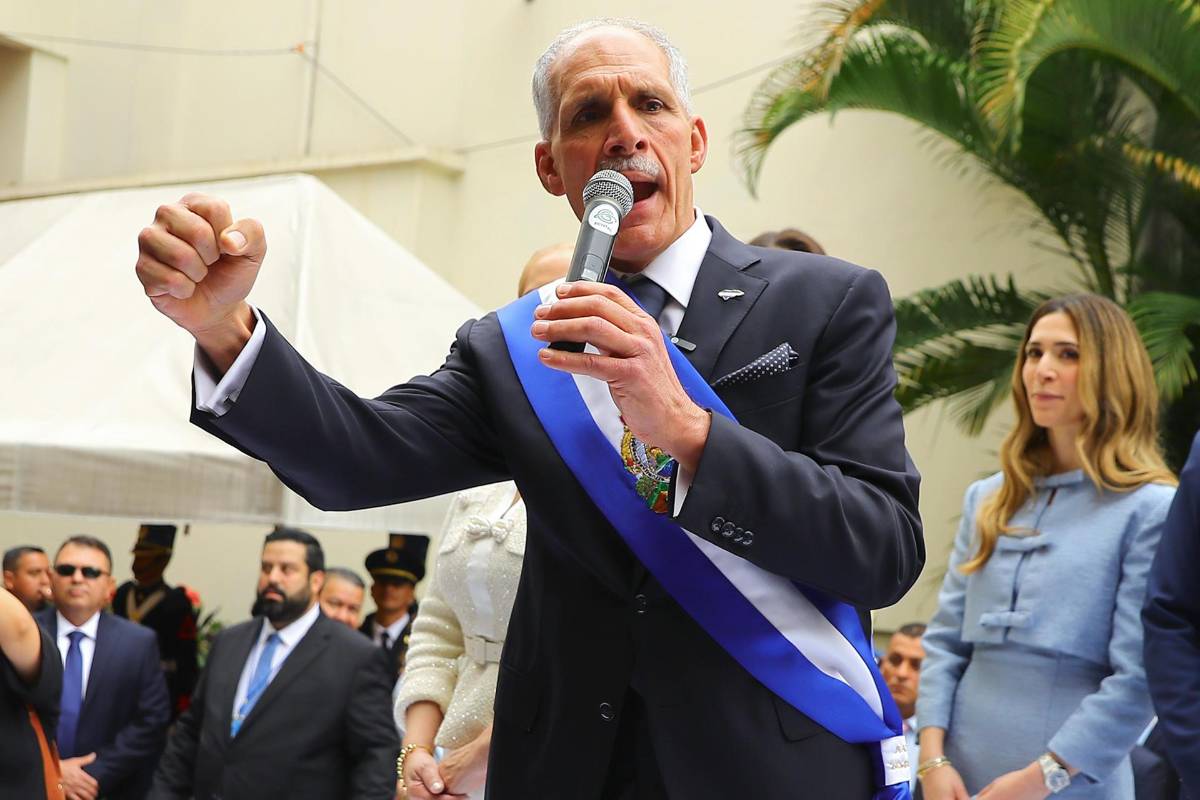 Así lució Lissette Del Cid, primera dama de Honduras, en la toma de posesión