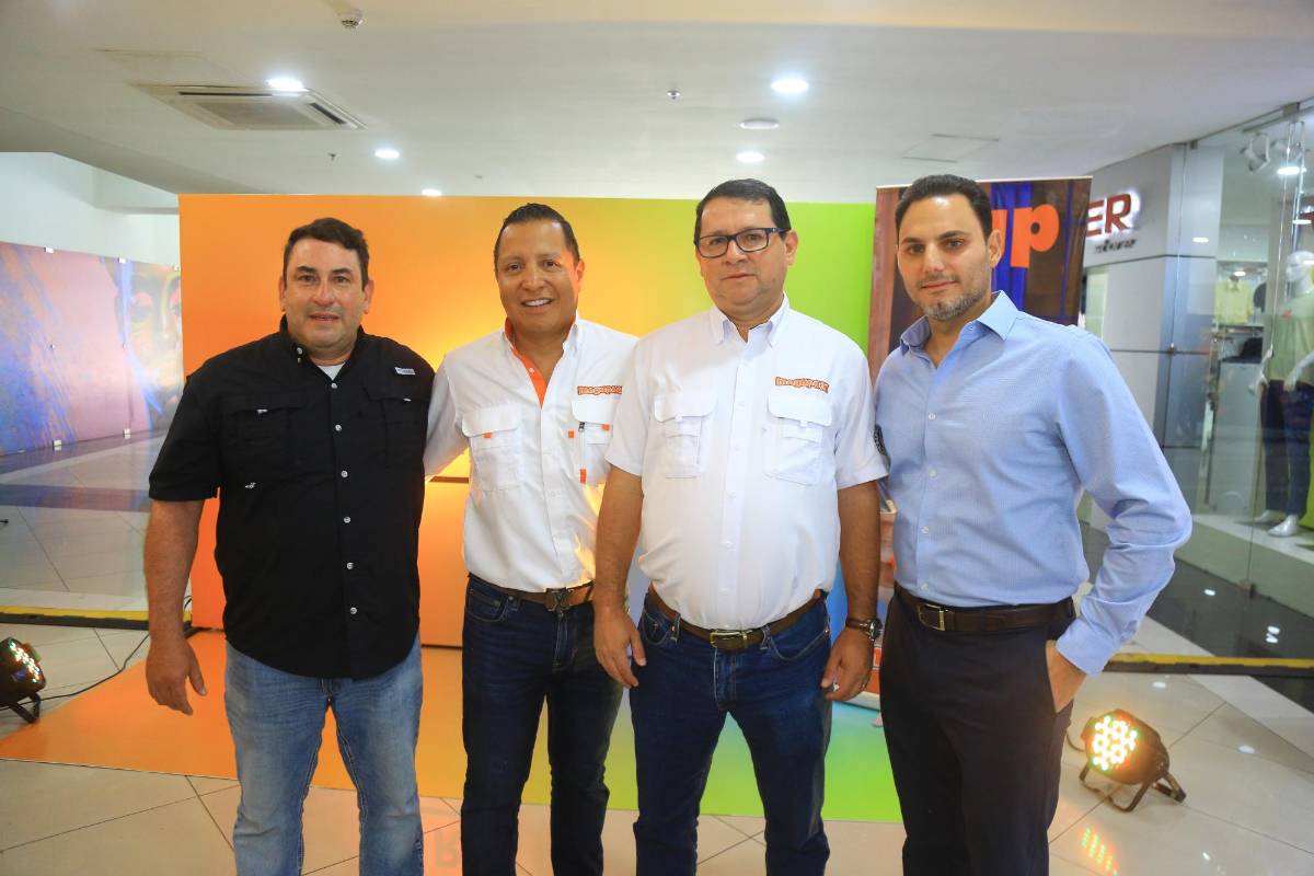 La Riviera lanza nueva línea de ropa junto a Pacer