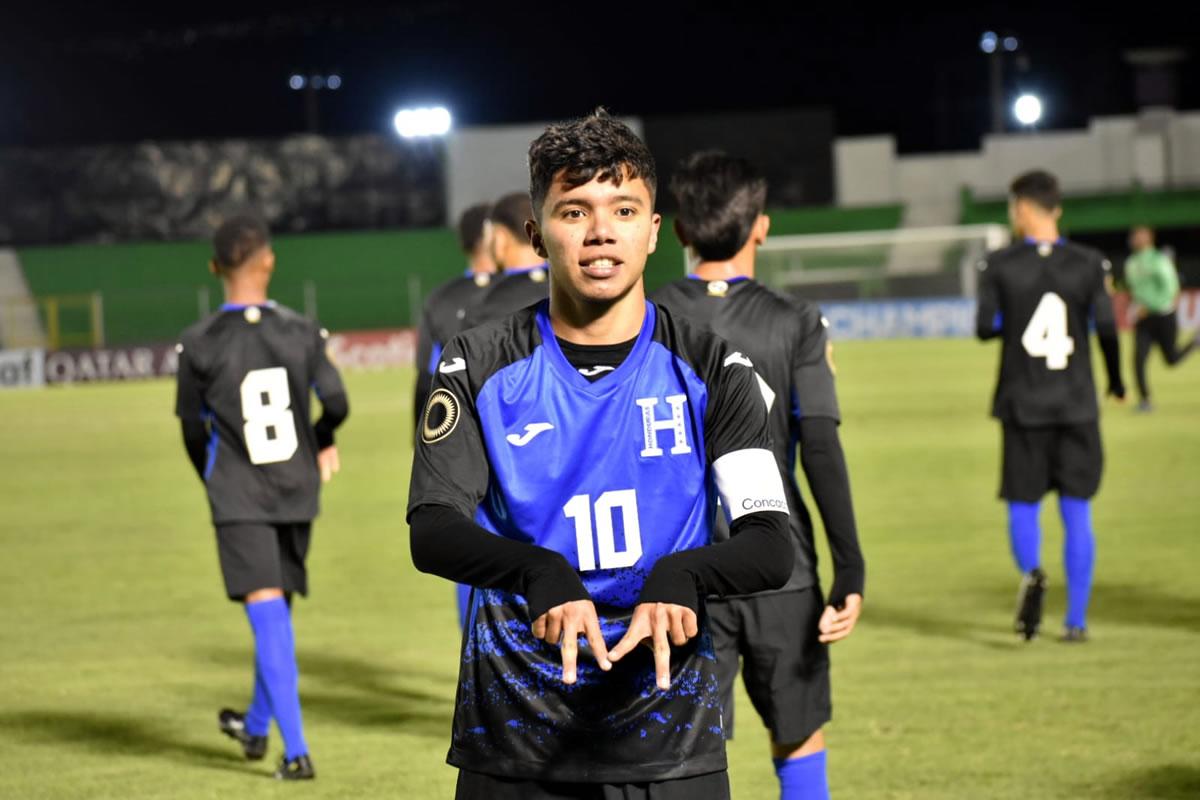 Roberto Osorto marcó de penal y así fue su celebración.