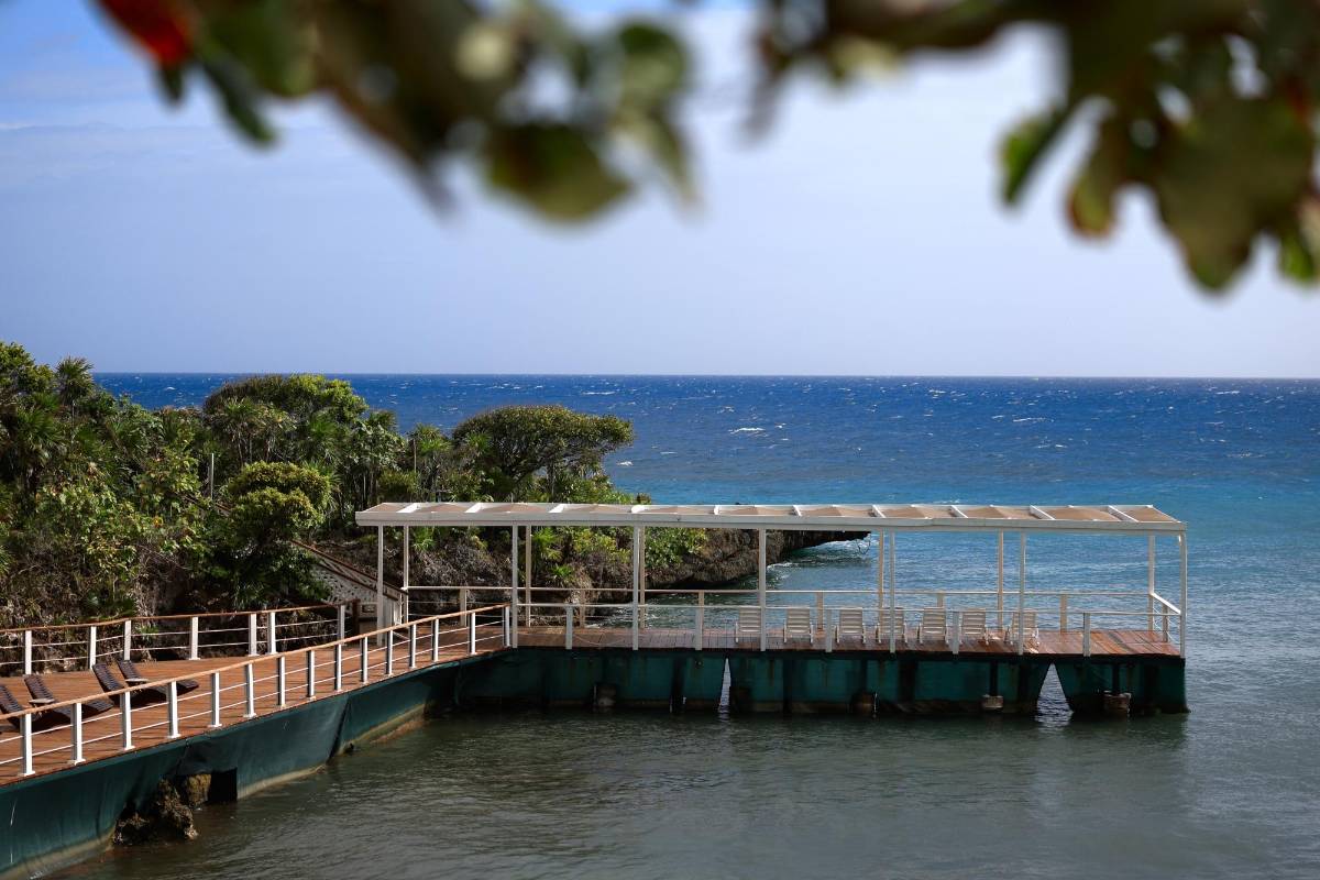 Hotel Media Luna: un lugar que cautiva con su belleza en las playas de Roatán