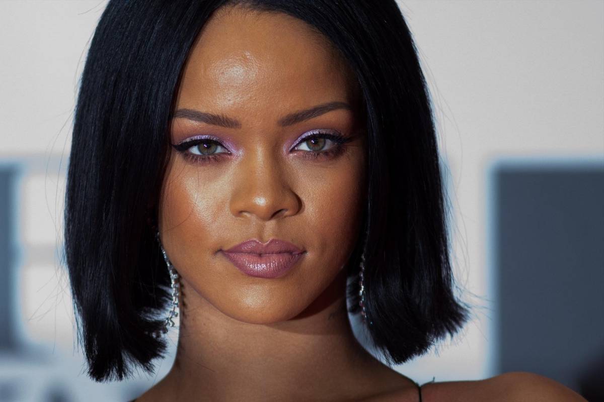 Rihanna habla de los momentos de angustia que vivió cuando una mujer disparó a su casa