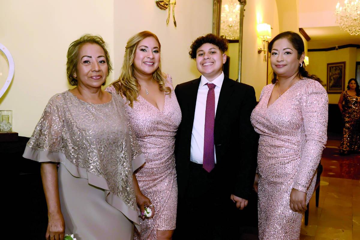 Edwin y Merari contraen matrimonio civil rodeados de amor