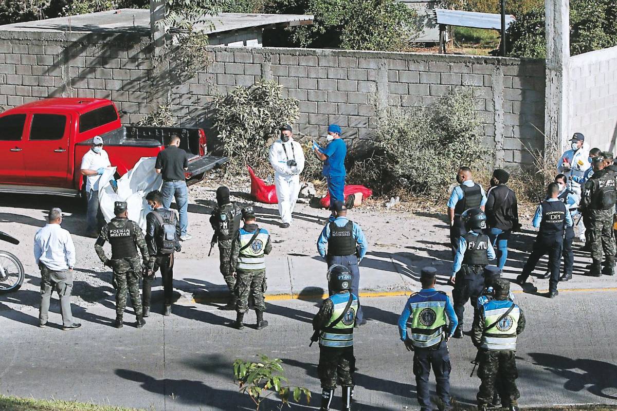 Dentro de costales hallan dos cuerpos en El Carrizal