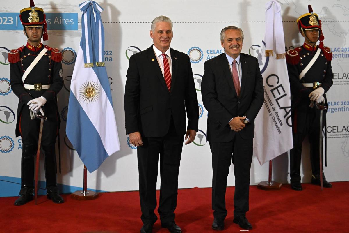 Fernández acusa a la derecha “fascista” de amenazar la democracia latinoamericana al inaugurar la Celac
