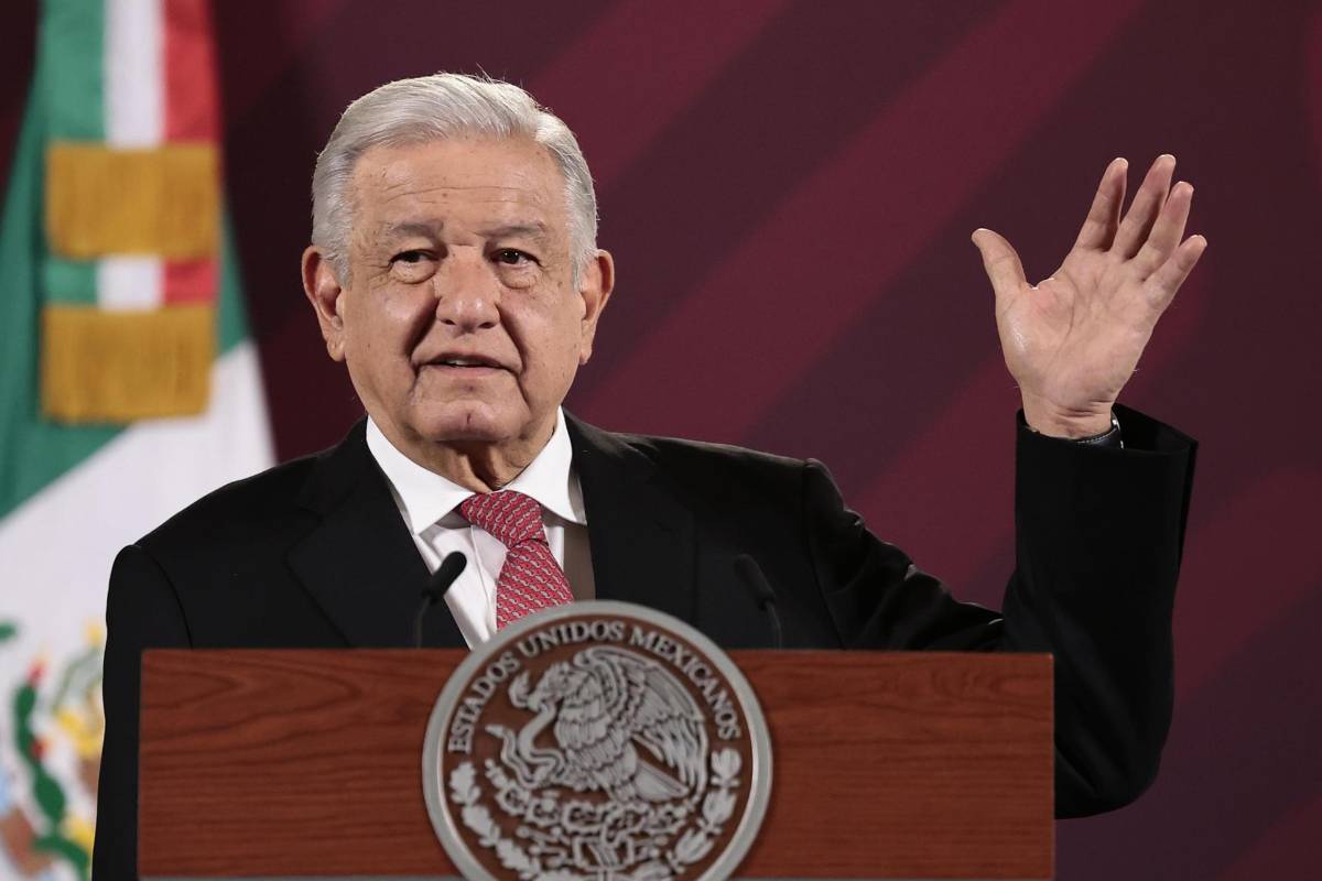 López Obrador critica las medidas antiinmigrantes de Texas y Florida