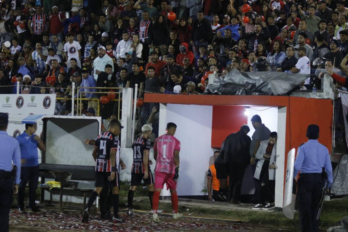 Independiente de Siguatepeque se fue al descanso con un 3-0 en casa.