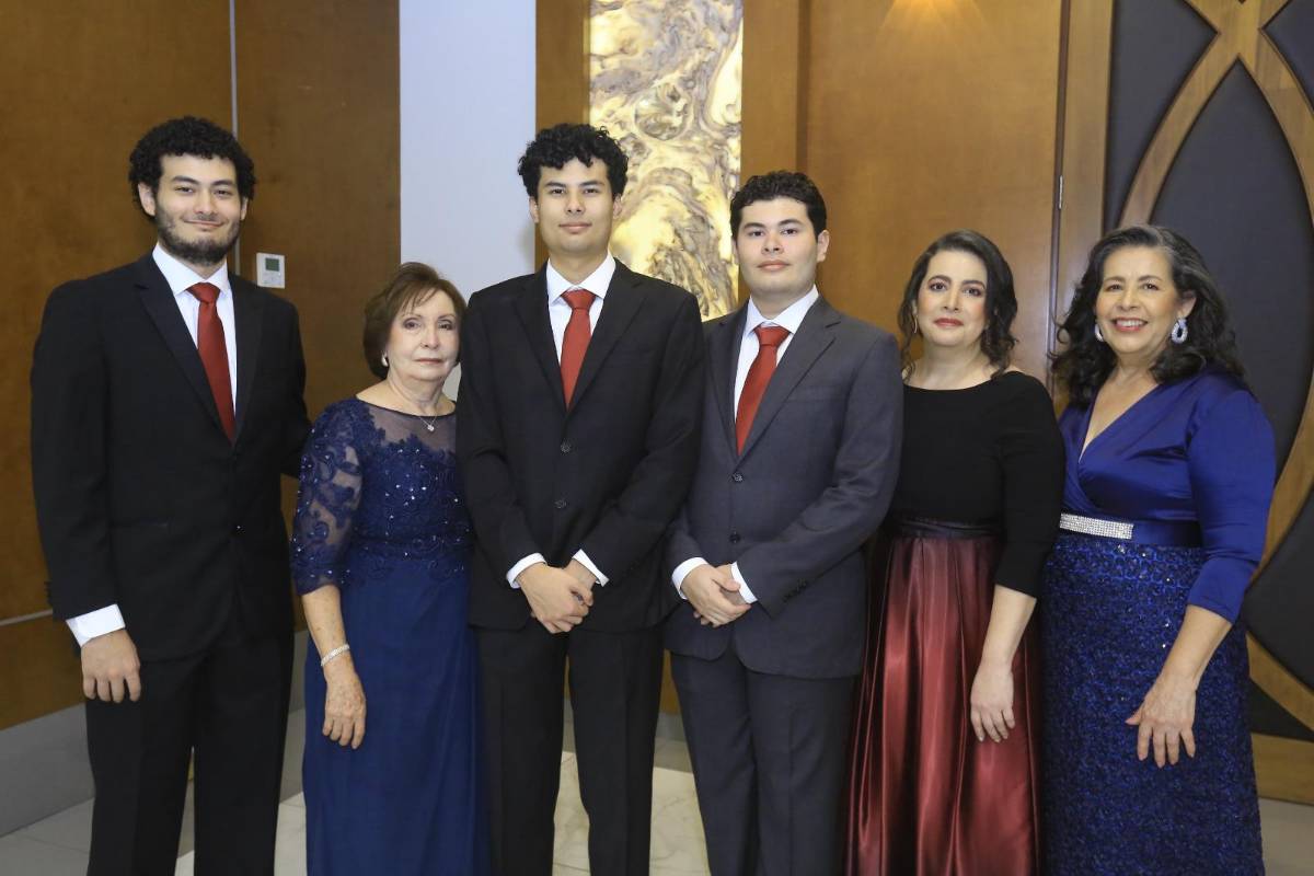 Seniors de la Escuela Franciscana celebran su fiesta de graduación 2026