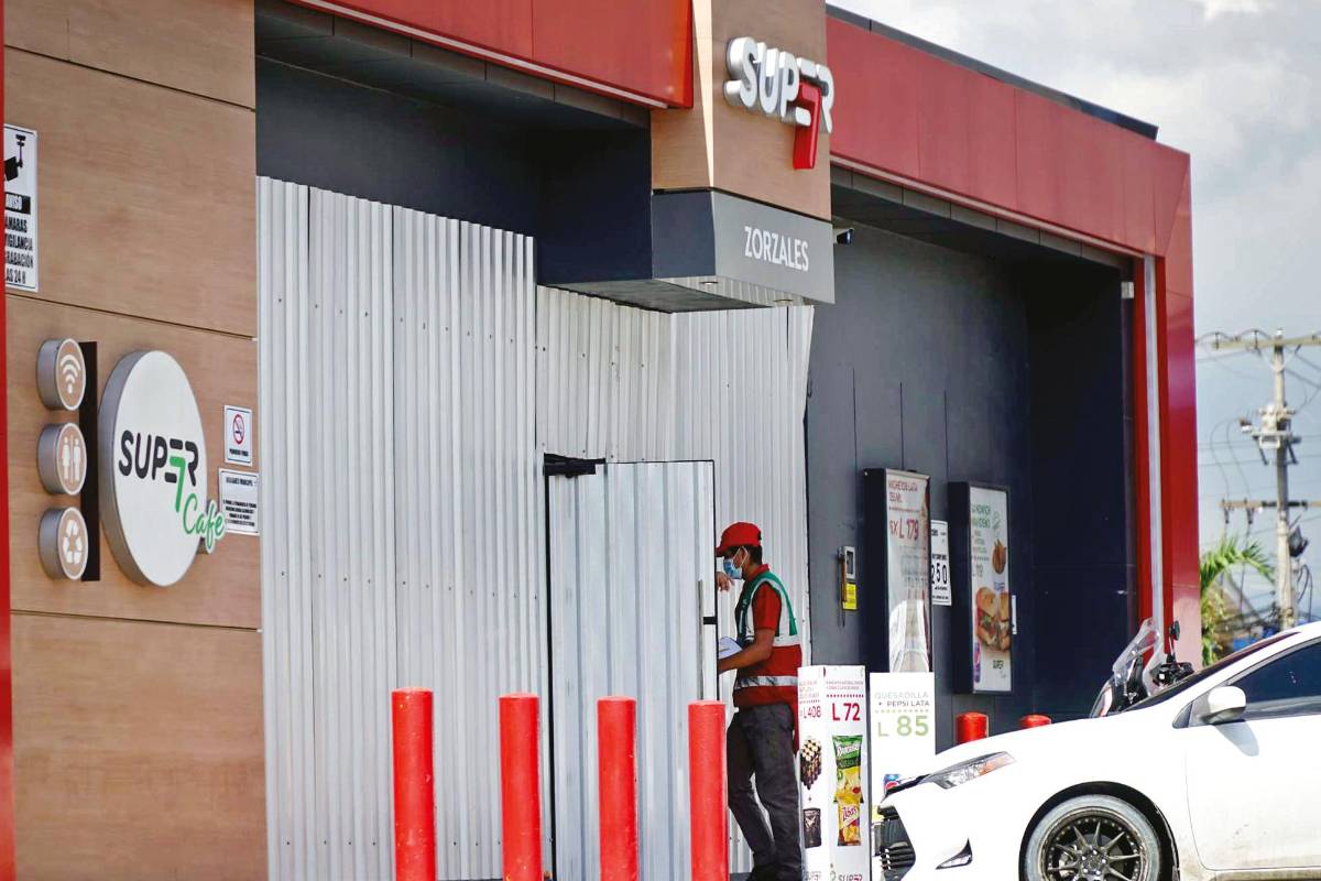 Policía garantiza seguridad en las zonas comerciales