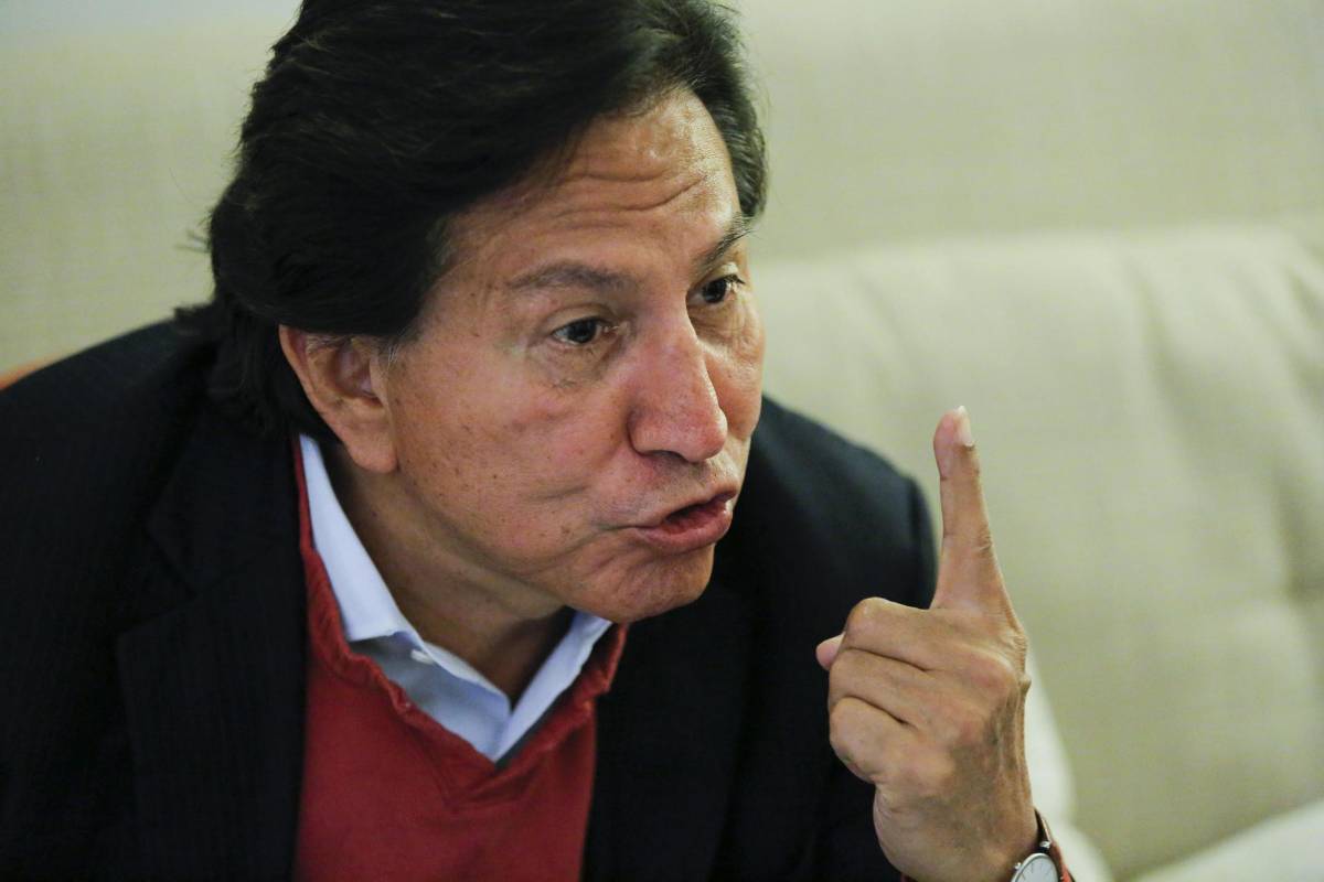 Alejandro Toledo se entrega a la Justicia de Estados Unidos
