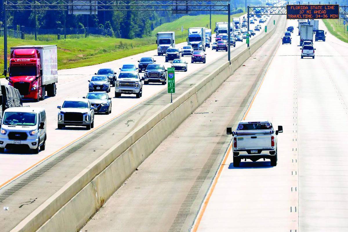 $!Miles continuaban ayer abandonando las ciudades donde se ordenó la evacuación.