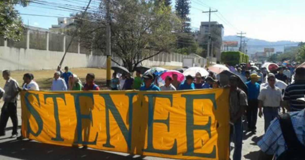Empleados de la Enee protestaron en Tegucigalpa