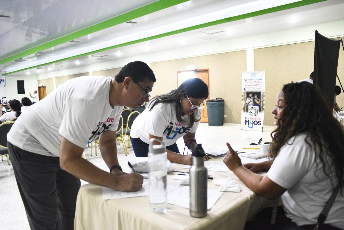 Padres dicen no a la educación con enfoque de género en aulas