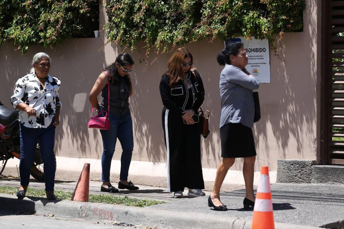 Velan a familia Deras Zelaya tras tragedia en Santa Bárbara