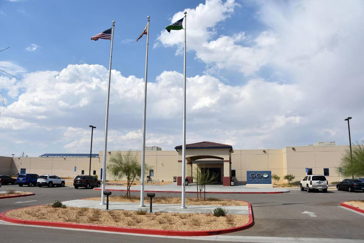 Jueza emite contundente orden contra ICE en favor de migrantes detenidos en California