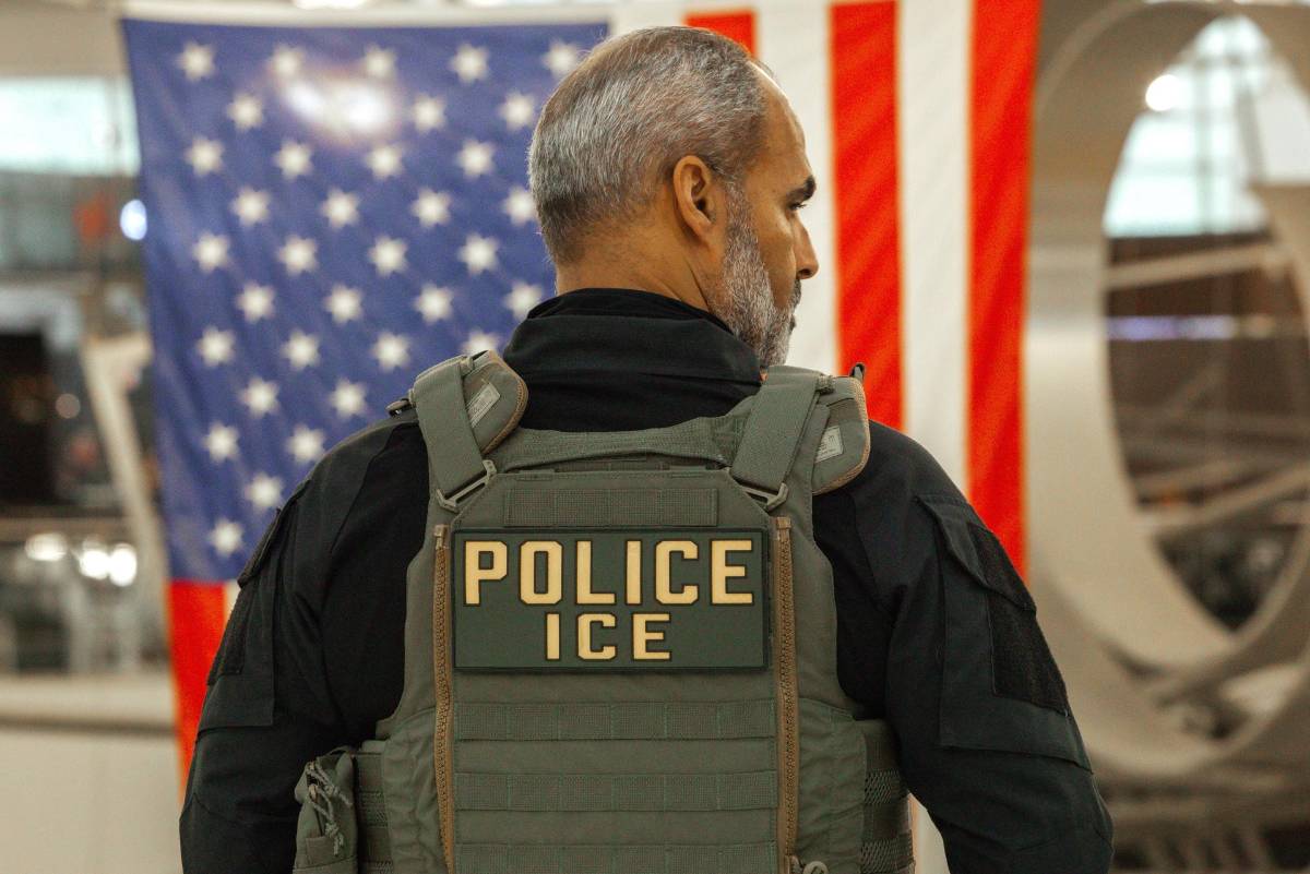 Rompe el silencio la esposa del agente de ICE acusado de matar a joven colombiano